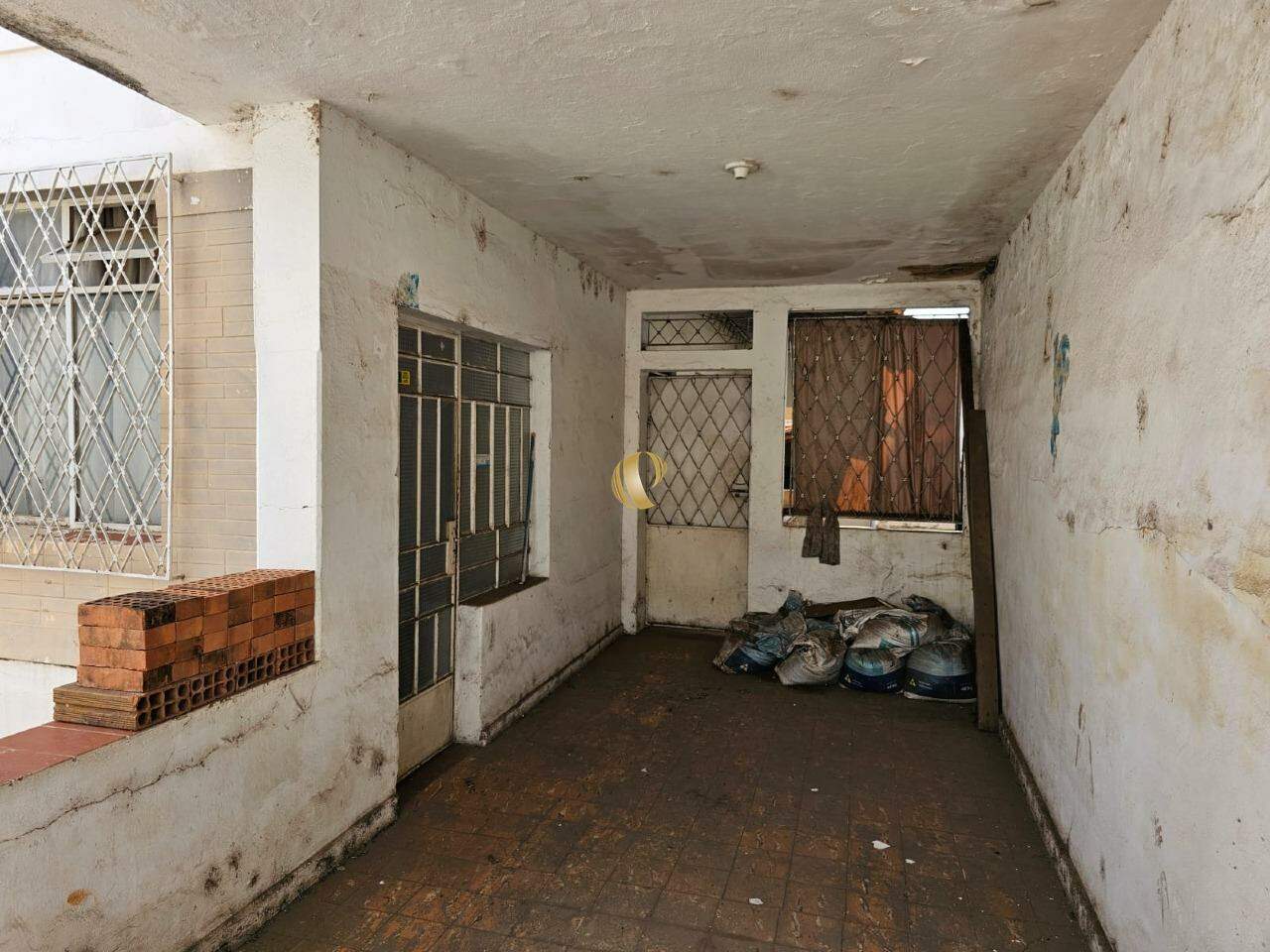 Casa à venda com 4 quartos, 350m² - Foto 2