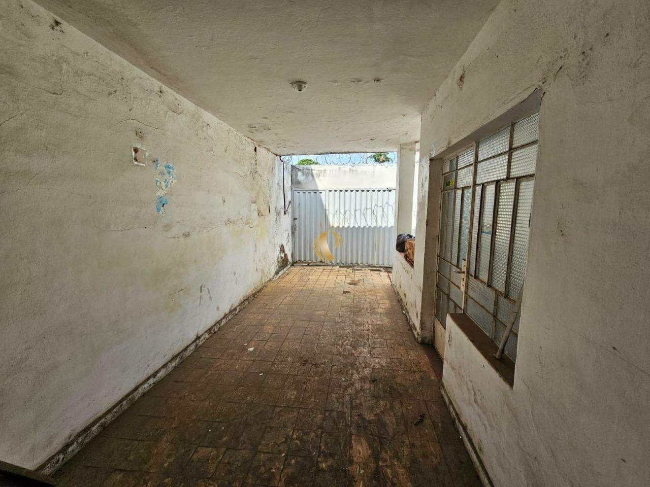 Casa à venda com 4 quartos, 350m² - Foto 3