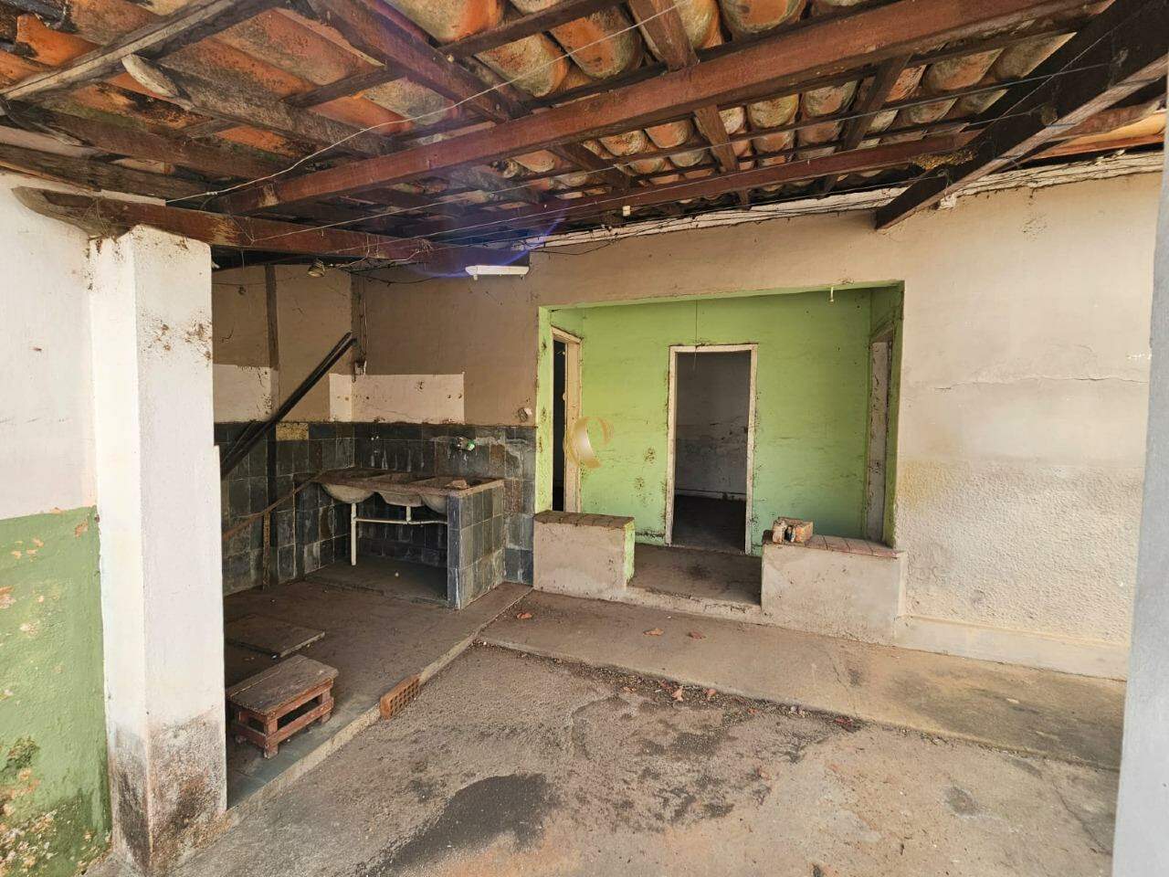 Casa à venda com 4 quartos, 350m² - Foto 16