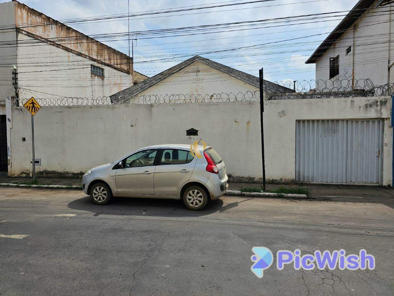 Casa à venda com 4 quartos, 350m² - Foto 1