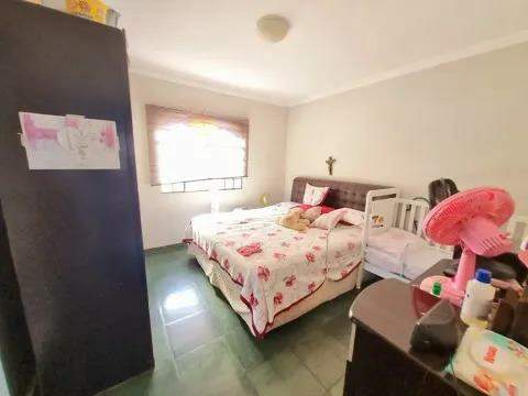 Casa à venda com 5 quartos, 240m² - Foto 12