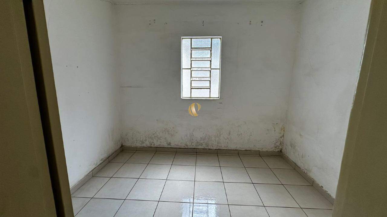 Casa à venda com 4 quartos, 250m² - Foto 9