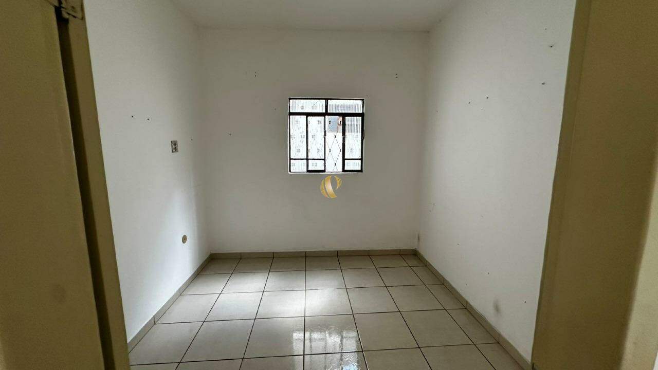 Casa à venda com 4 quartos, 250m² - Foto 7