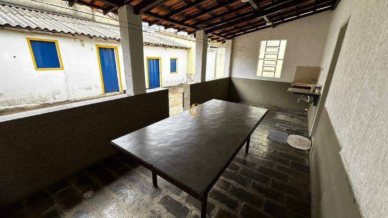 Casa à venda com 4 quartos, 250m² - Foto 16