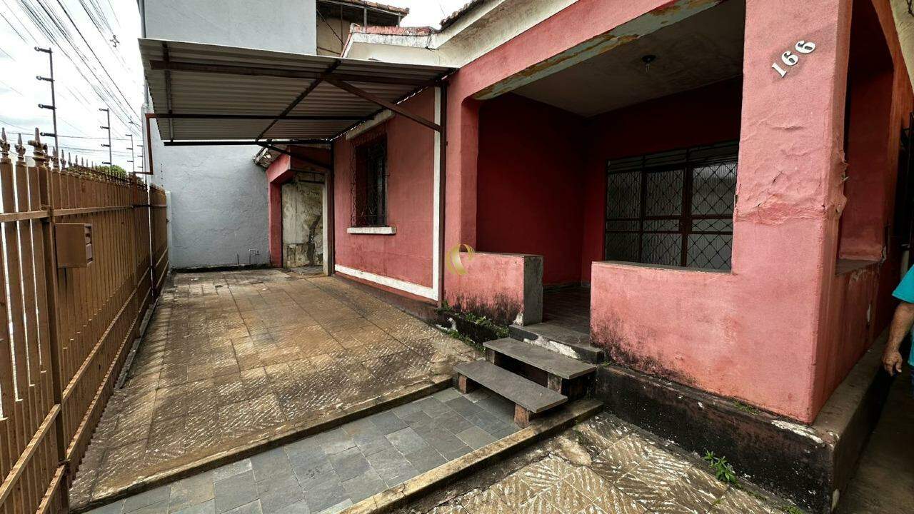 Casa à venda com 4 quartos, 250m² - Foto 3