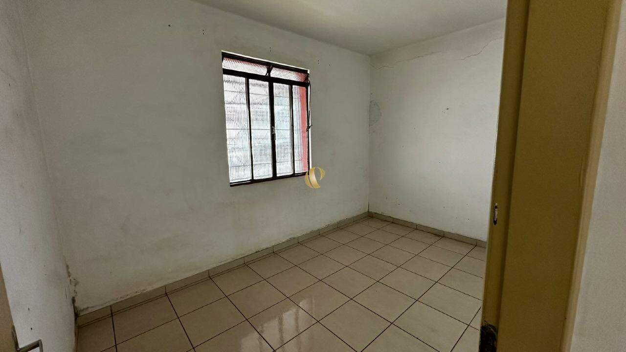 Casa à venda com 4 quartos, 250m² - Foto 6