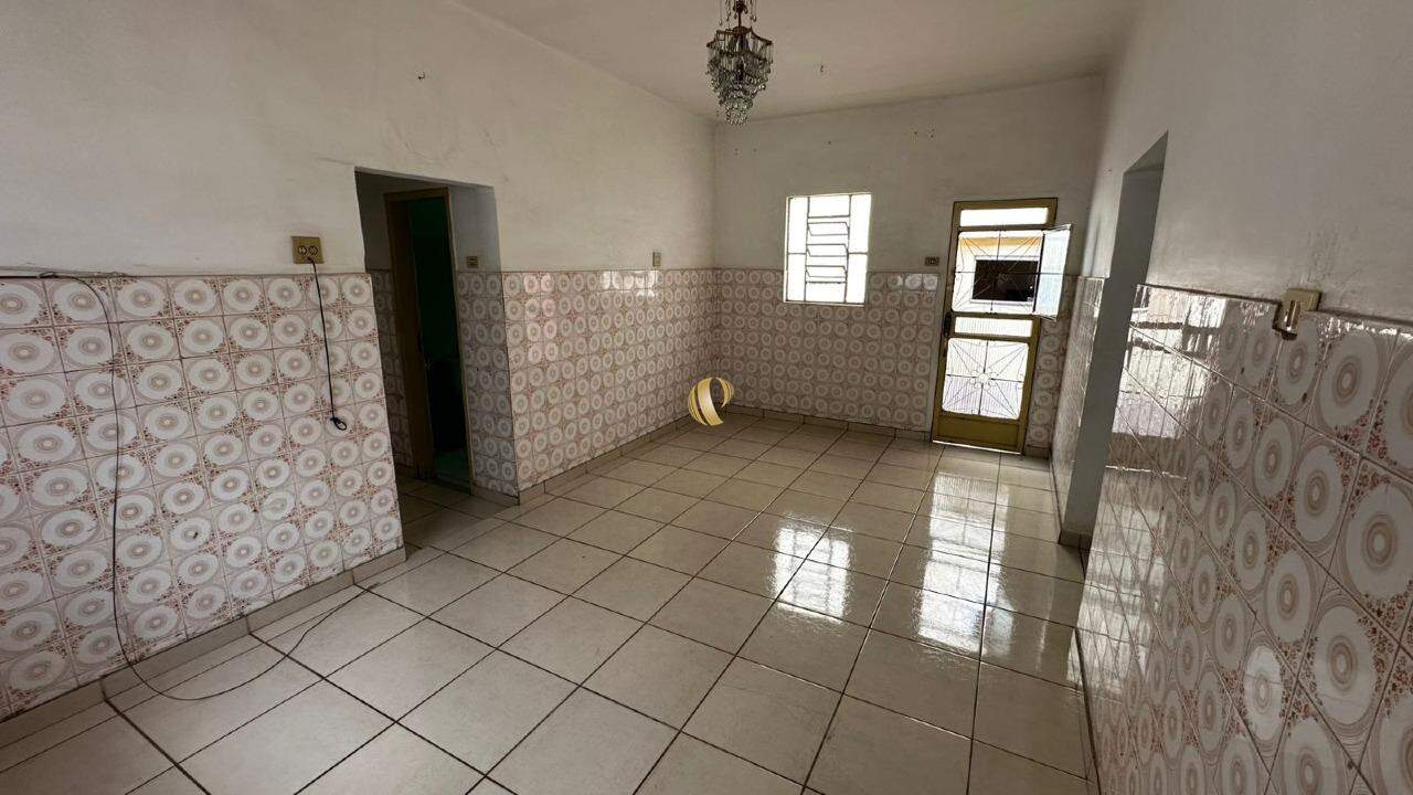 Casa à venda com 4 quartos, 250m² - Foto 10