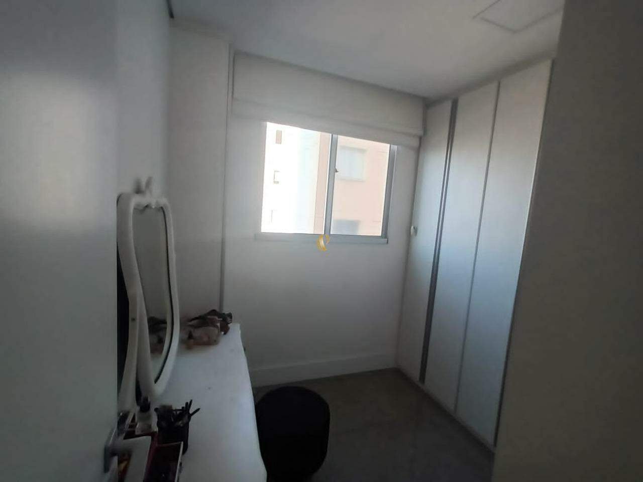 Apartamento à venda com 1 quarto, 70m² - Foto 4