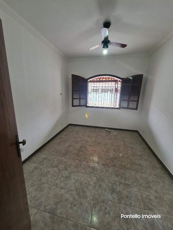 Casa à venda com 4 quartos, 193m² - Foto 13