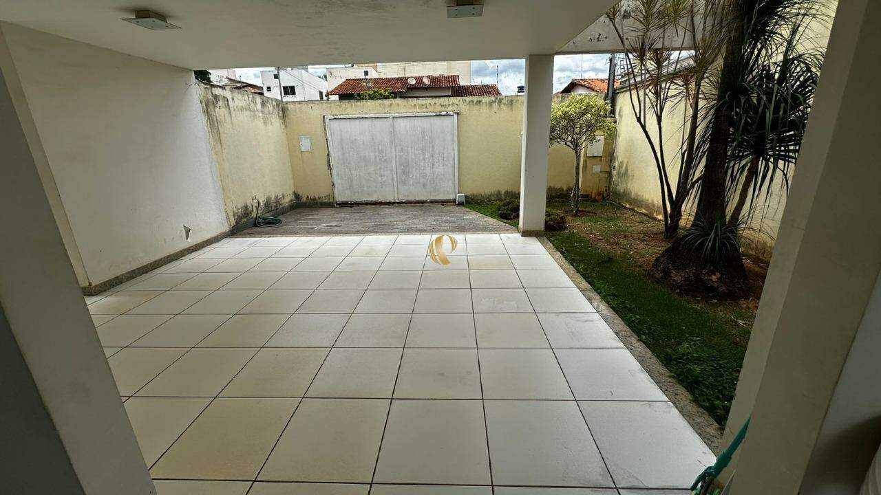 Casa à venda com 3 quartos, 190m² - Foto 3