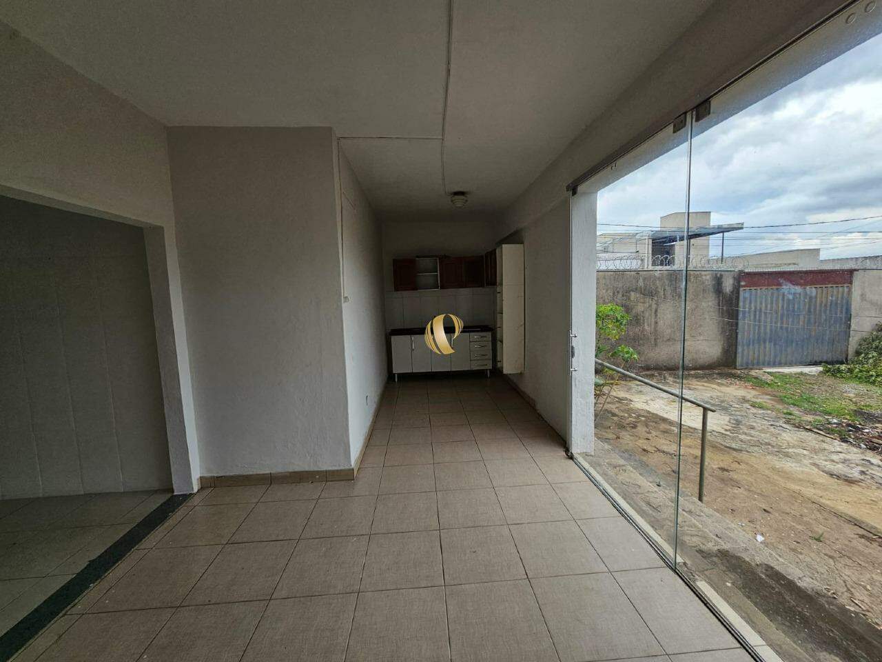 Casa à venda com 4 quartos, 140m² - Foto 15