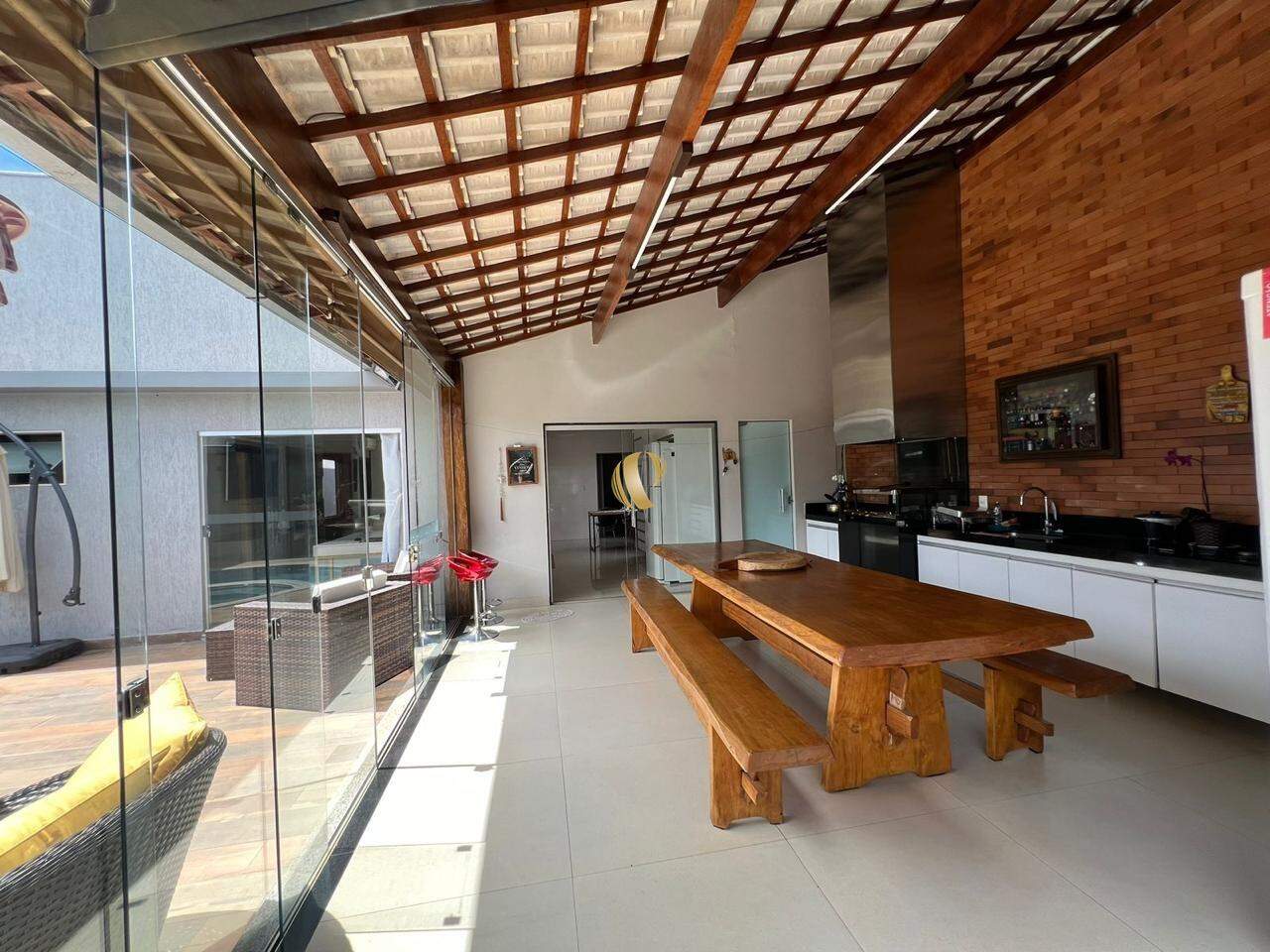 Casa à venda com 3 quartos, 200m² - Foto 11