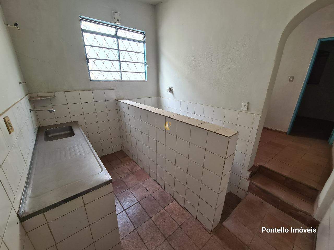 Casa à venda com 8 quartos, 200m² - Foto 19