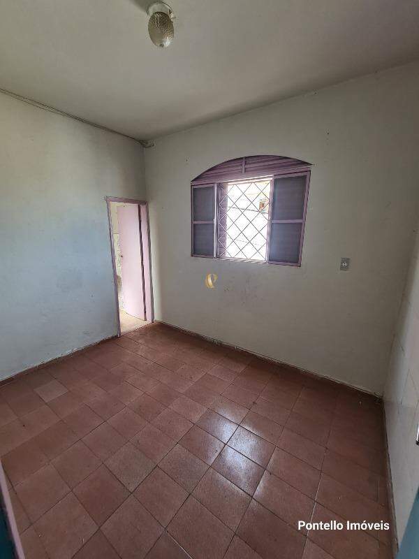 Casa à venda com 8 quartos, 200m² - Foto 22