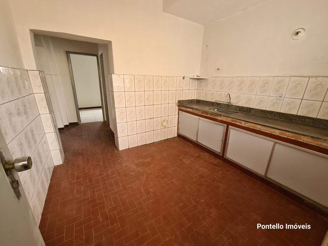 Casa à venda com 8 quartos, 200m² - Foto 10