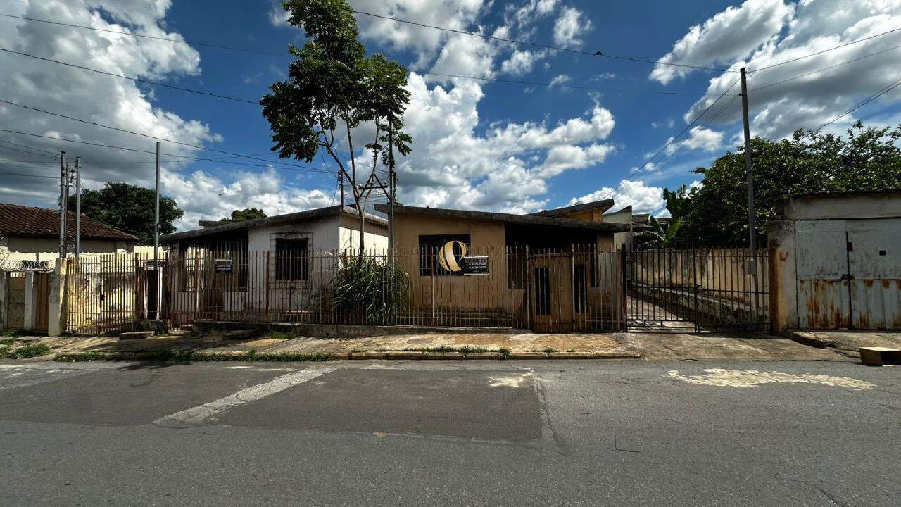 Casa, 2 quartos, 385 m² - Foto 1