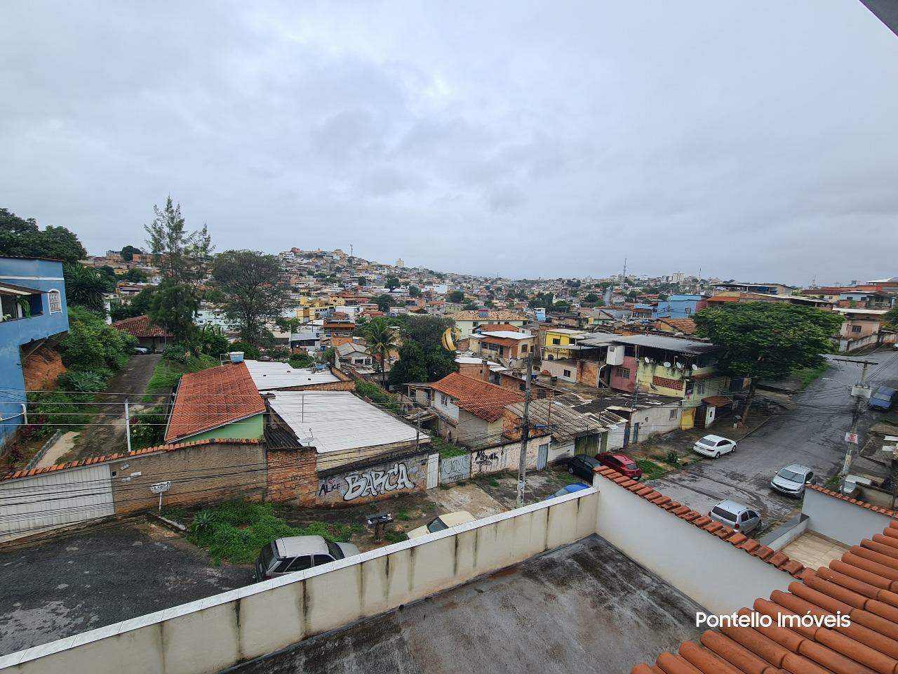 Casa à venda com 3 quartos, 176m² - Foto 2