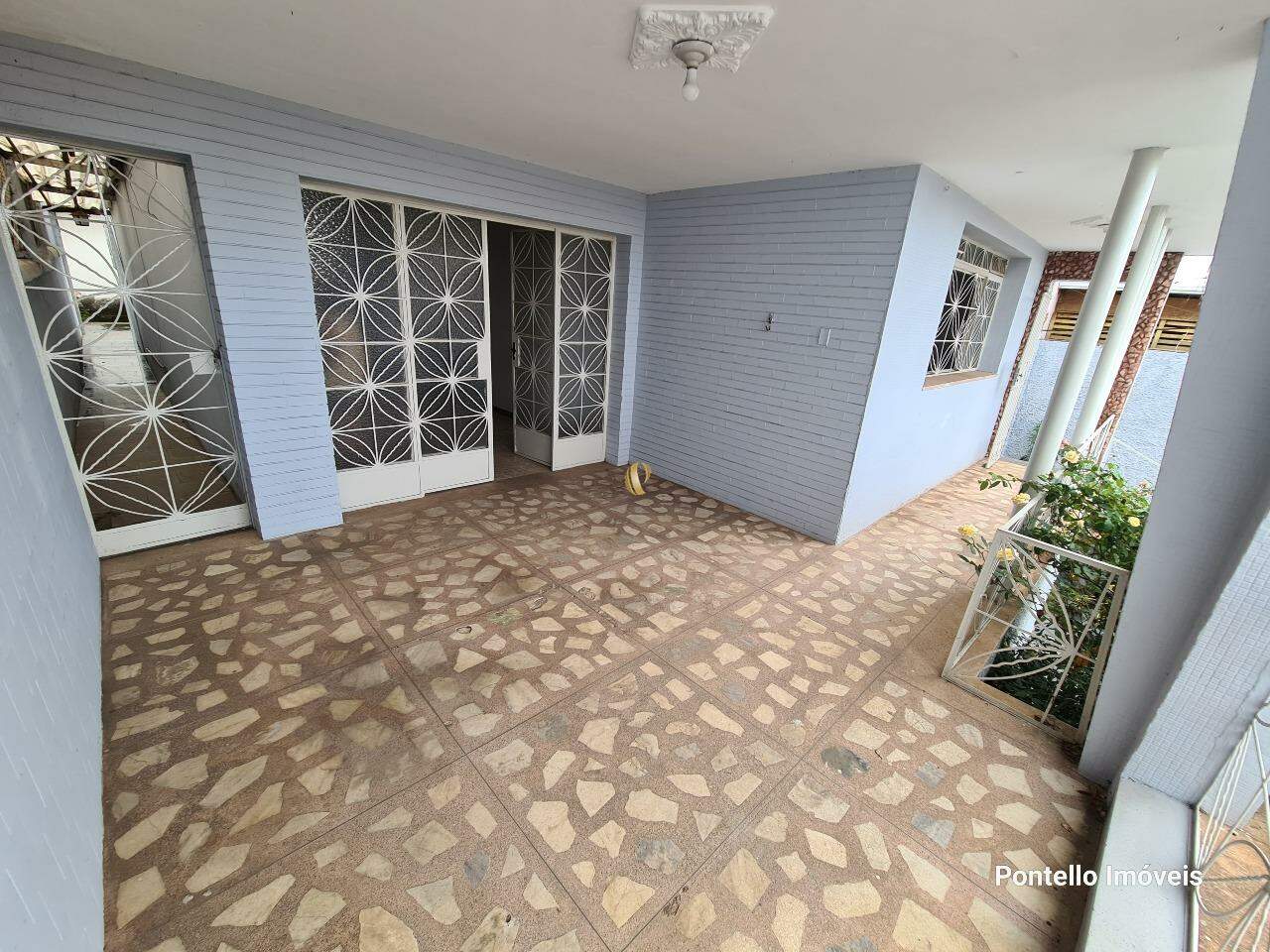 Casa, 4 quartos, 228 m² - Foto 1