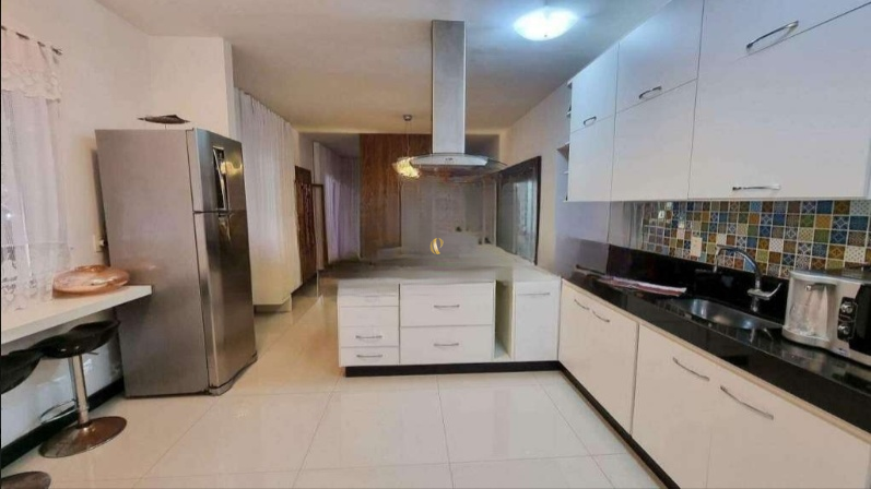 Casa à venda com 5 quartos, 366m² - Foto 18