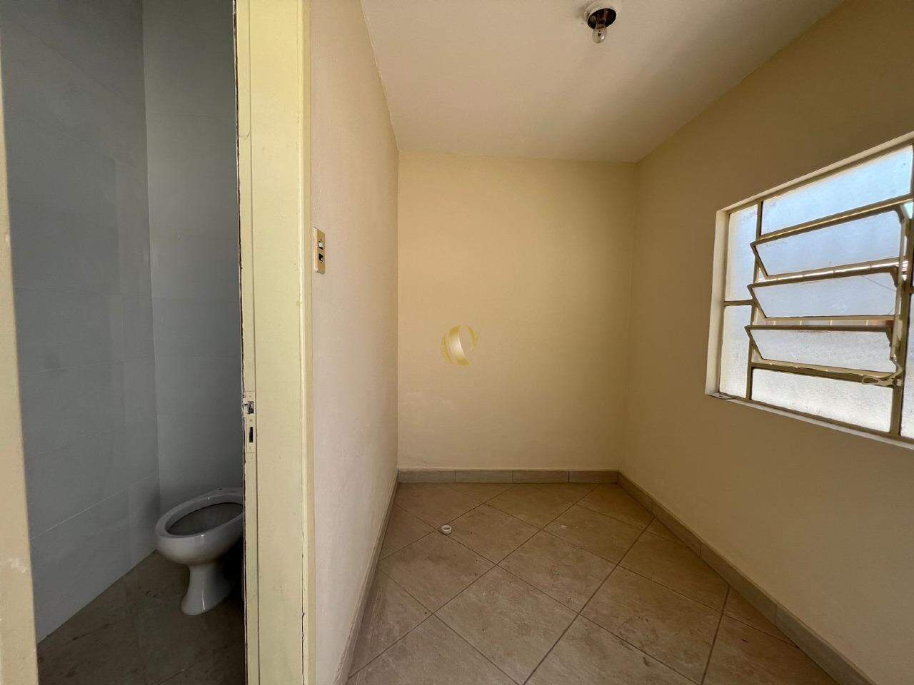 Casa para alugar com 6 quartos, 176m² - Foto 17