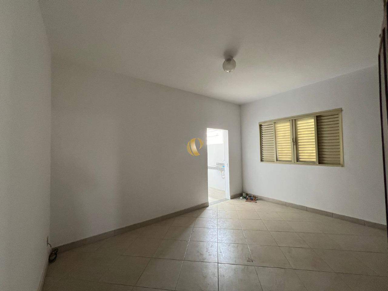 Casa para alugar com 6 quartos, 176m² - Foto 7