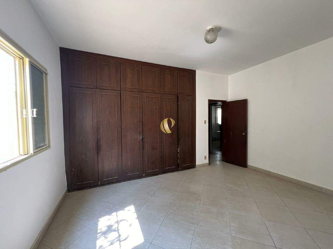 Casa para alugar com 6 quartos, 176m² - Foto 11