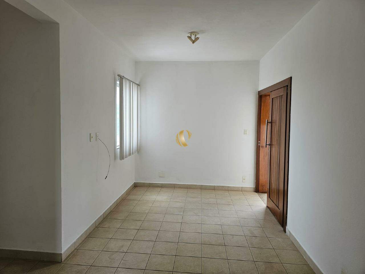 Apartamento à venda com 2 quartos, 64m² - Foto 2