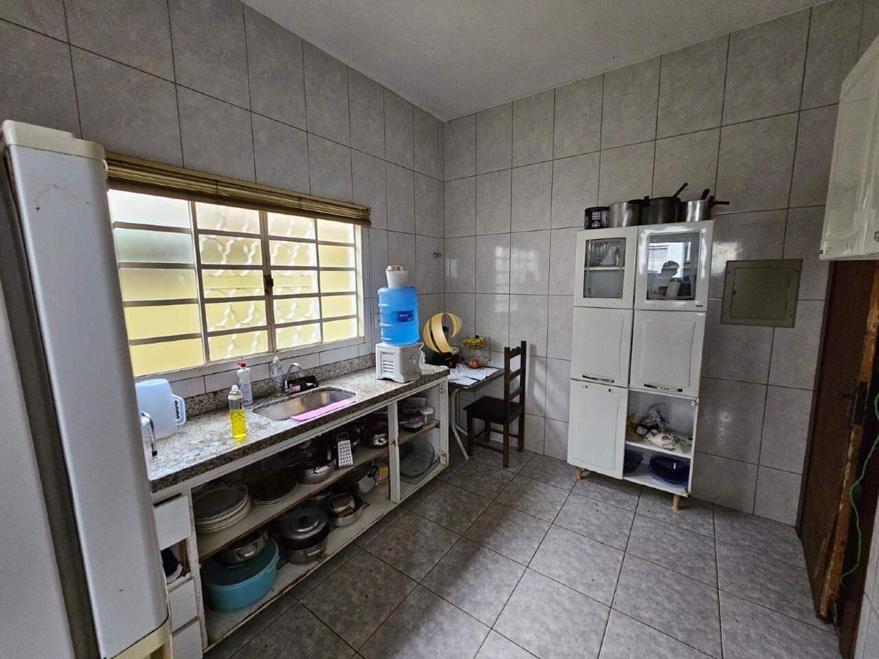 Casa à venda com 3 quartos, 244m² - Foto 11