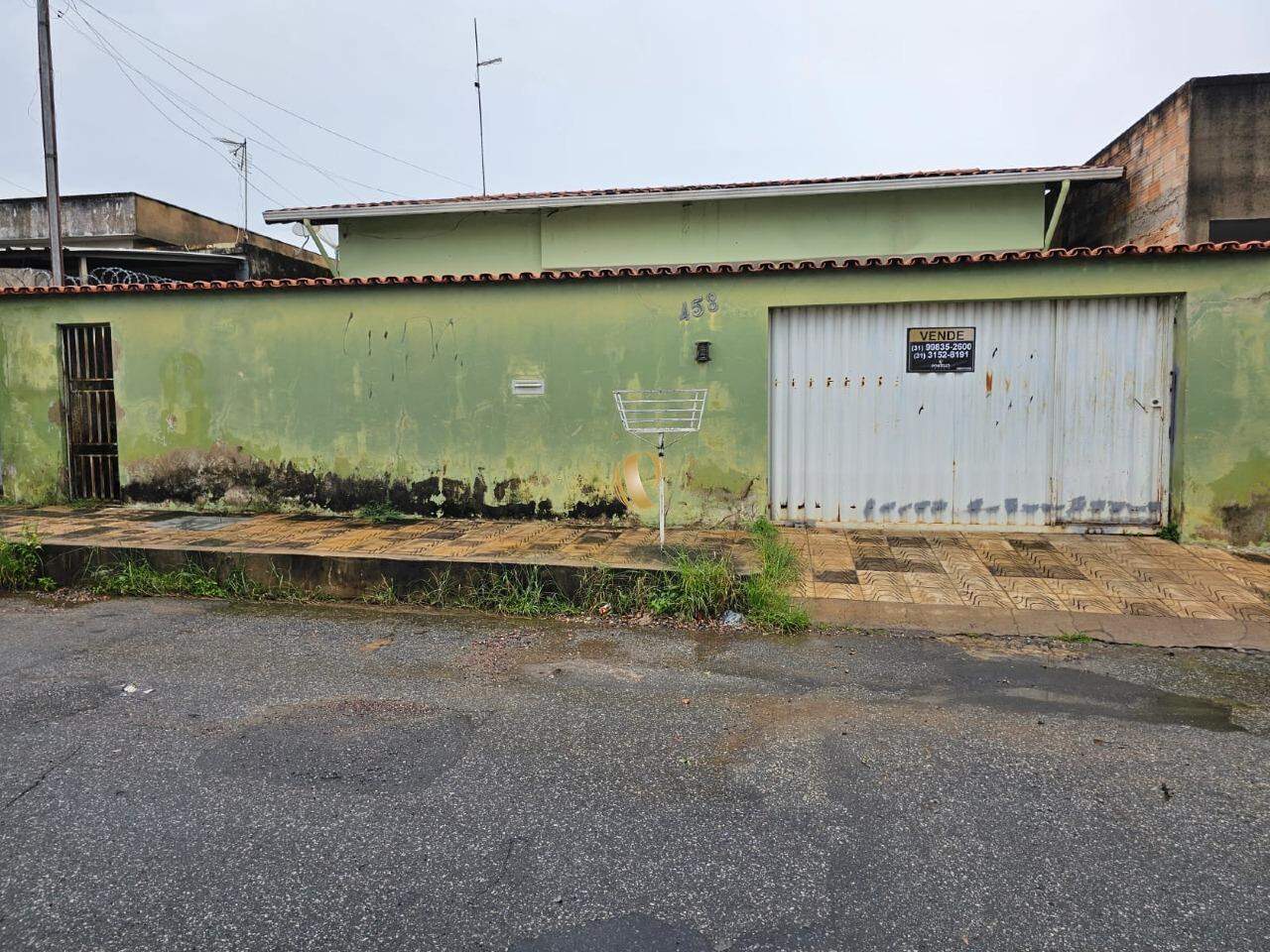 Casa à venda com 3 quartos, 244m² - Foto 1