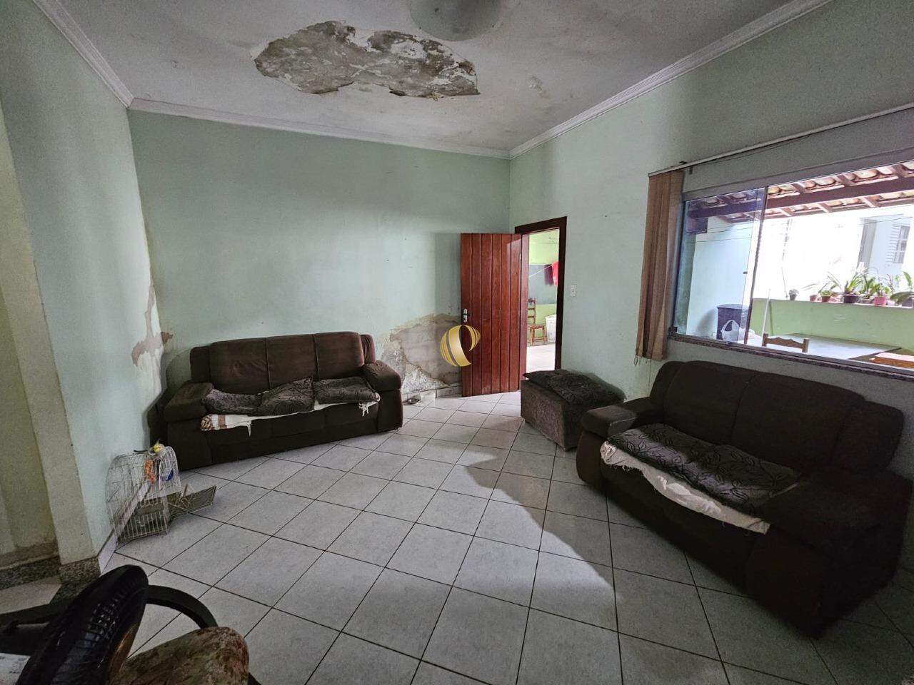 Casa à venda com 3 quartos, 244m² - Foto 8