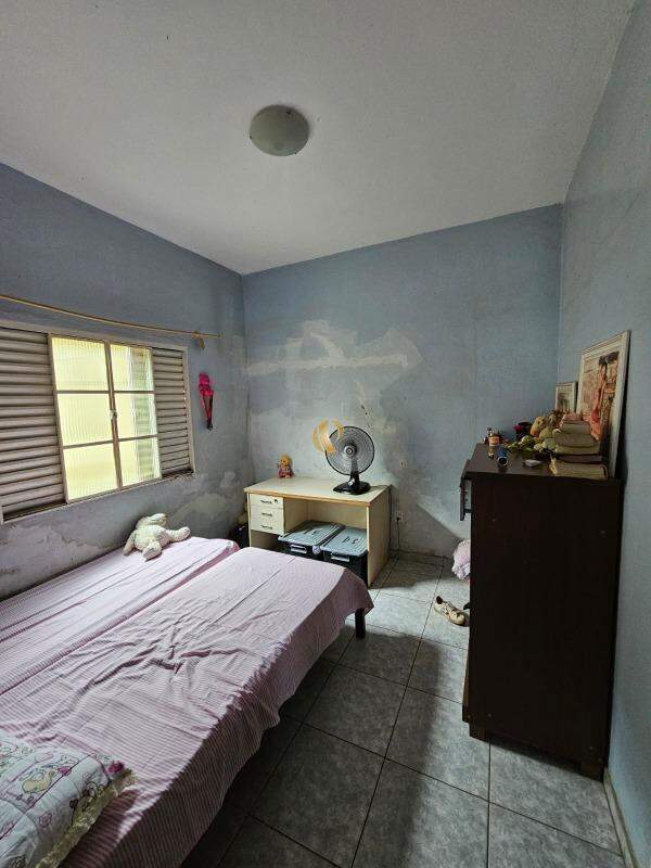 Casa à venda com 3 quartos, 244m² - Foto 12