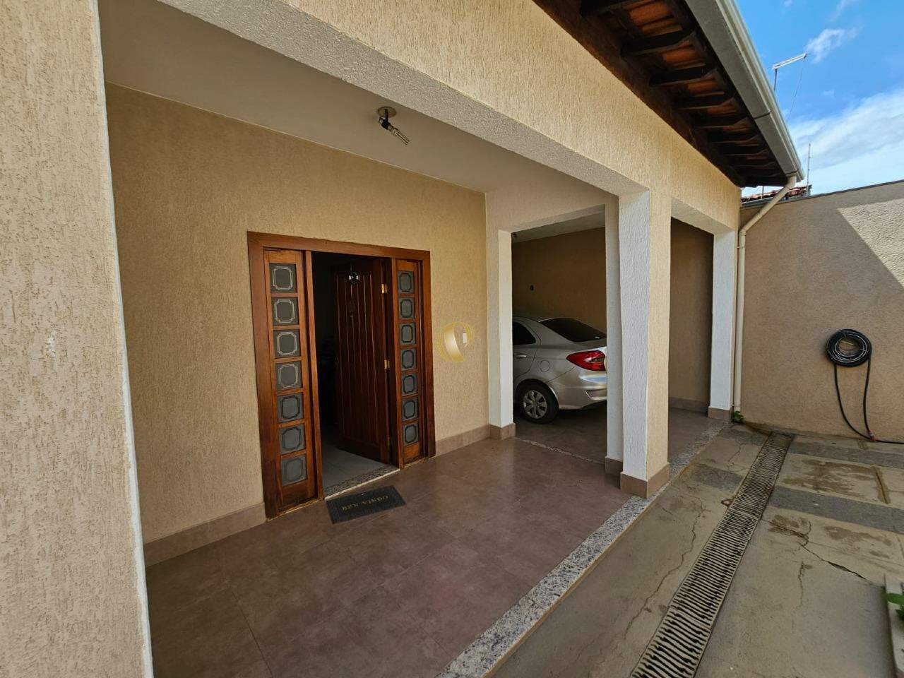 Casa à venda com 3 quartos, 134m² - Foto 2