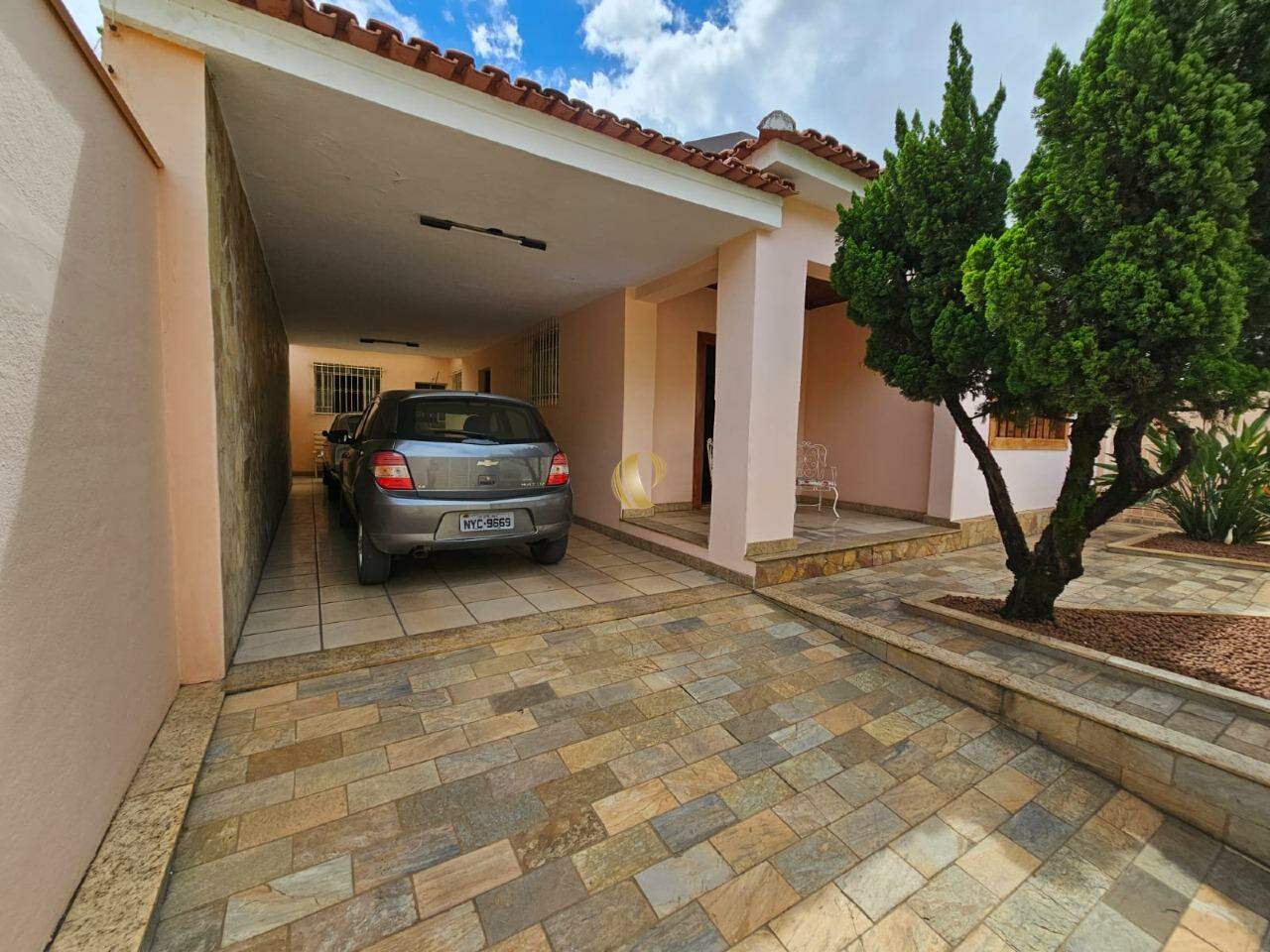 Casa à venda com 5 quartos, 266m² - Foto 9