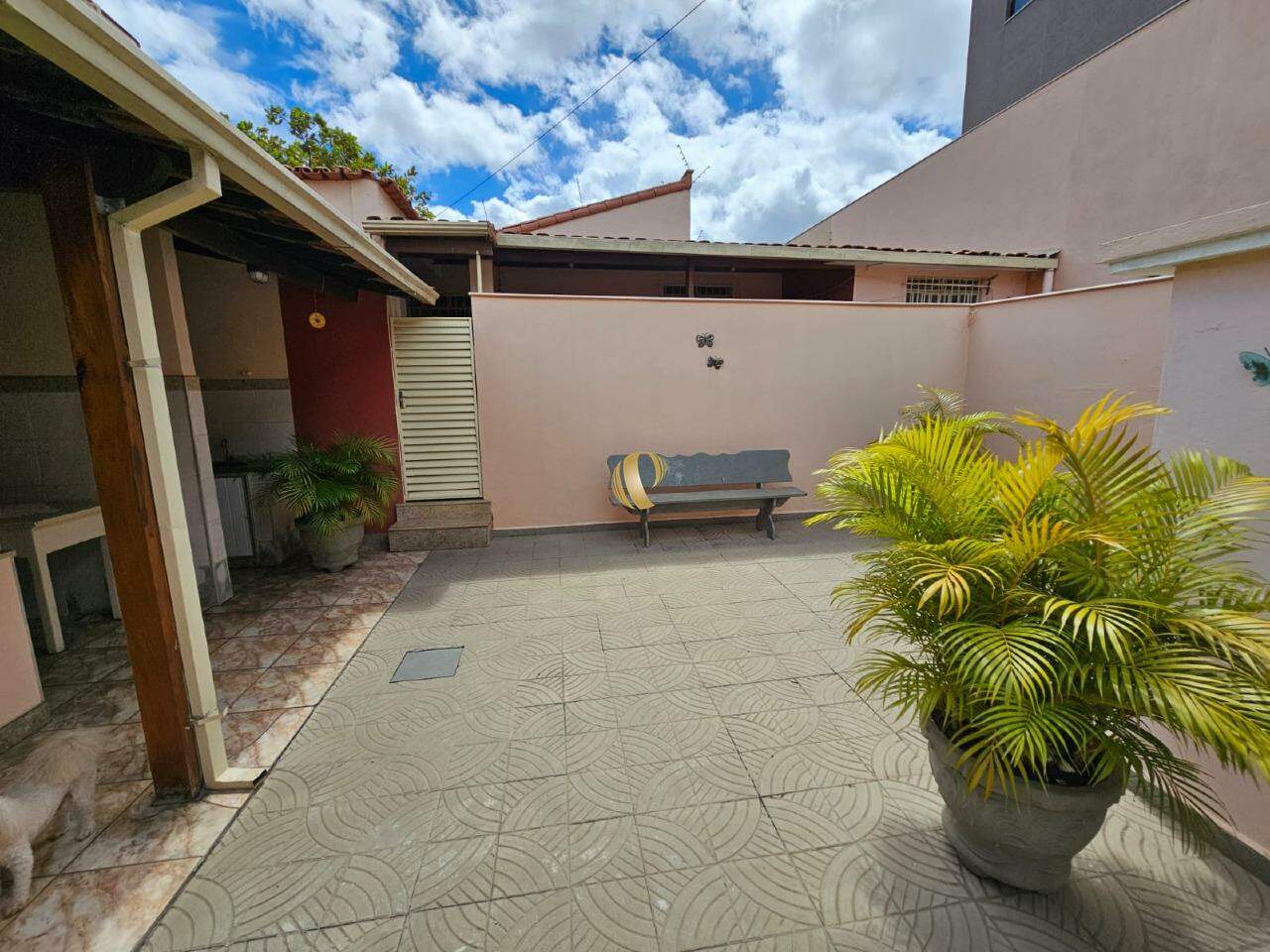 Casa à venda com 5 quartos, 266m² - Foto 25