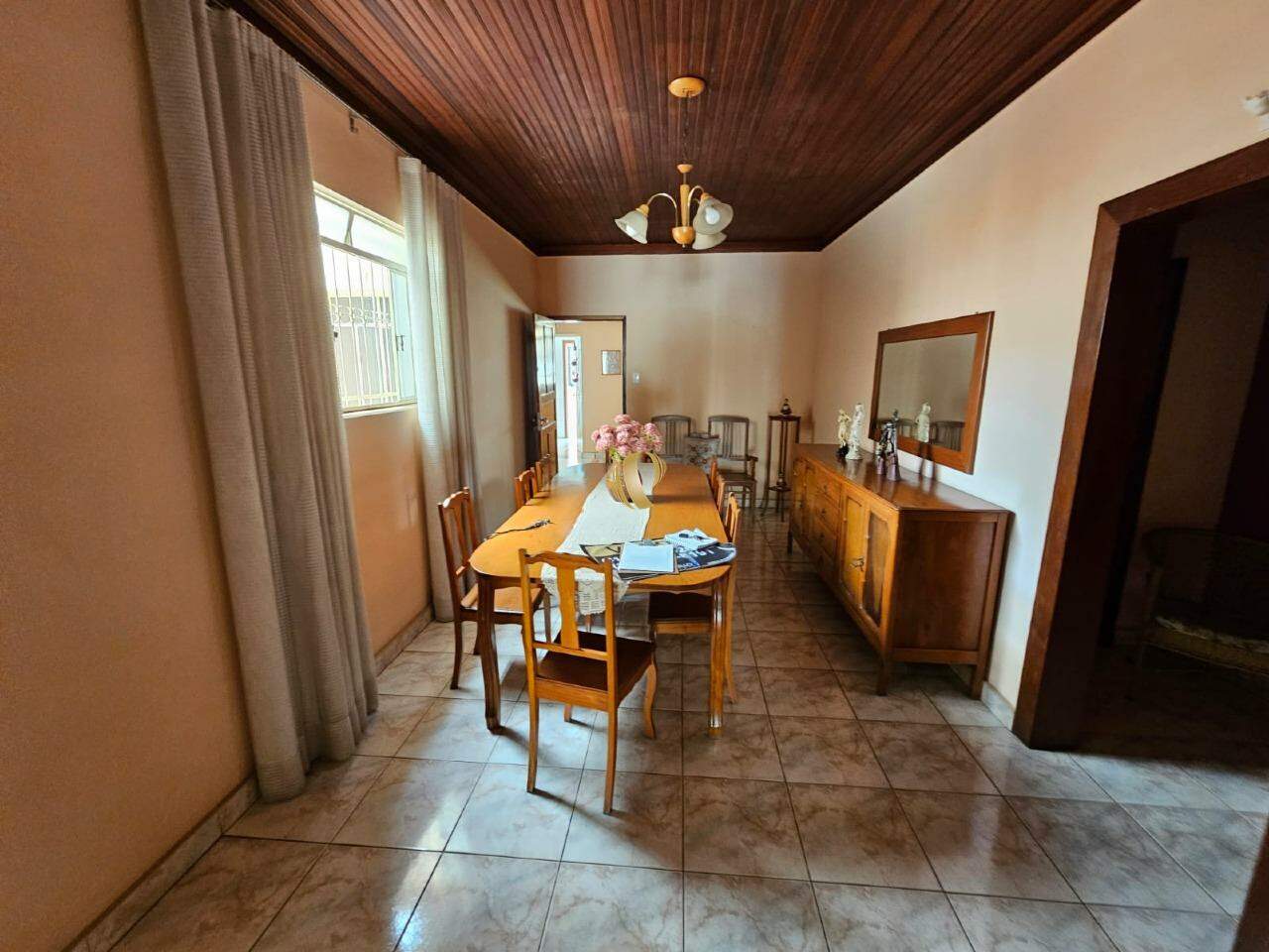 Casa à venda com 5 quartos, 266m² - Foto 17