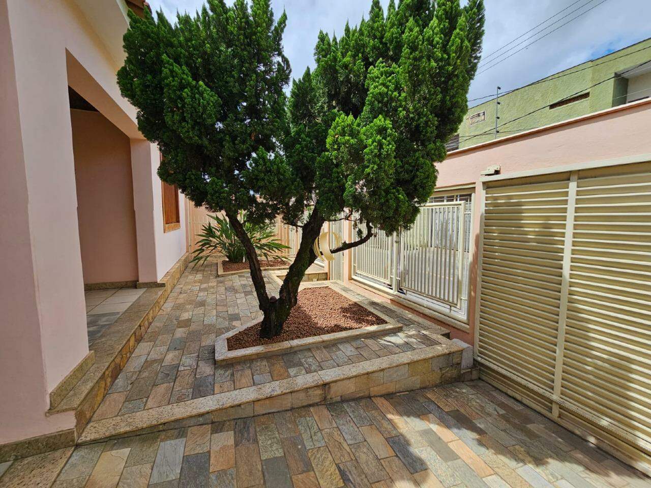 Casa à venda com 5 quartos, 266m² - Foto 5