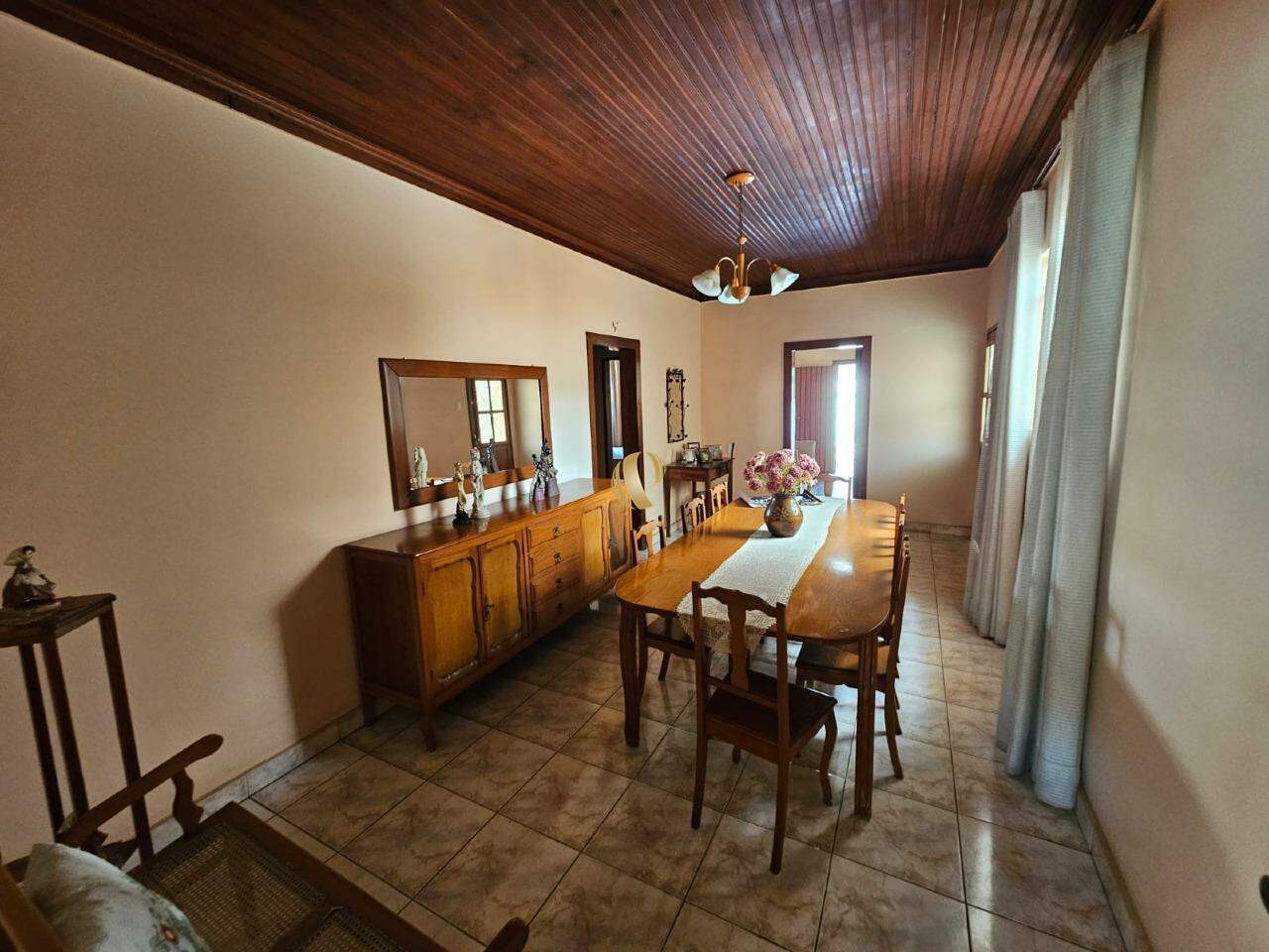 Casa à venda com 5 quartos, 266m² - Foto 16