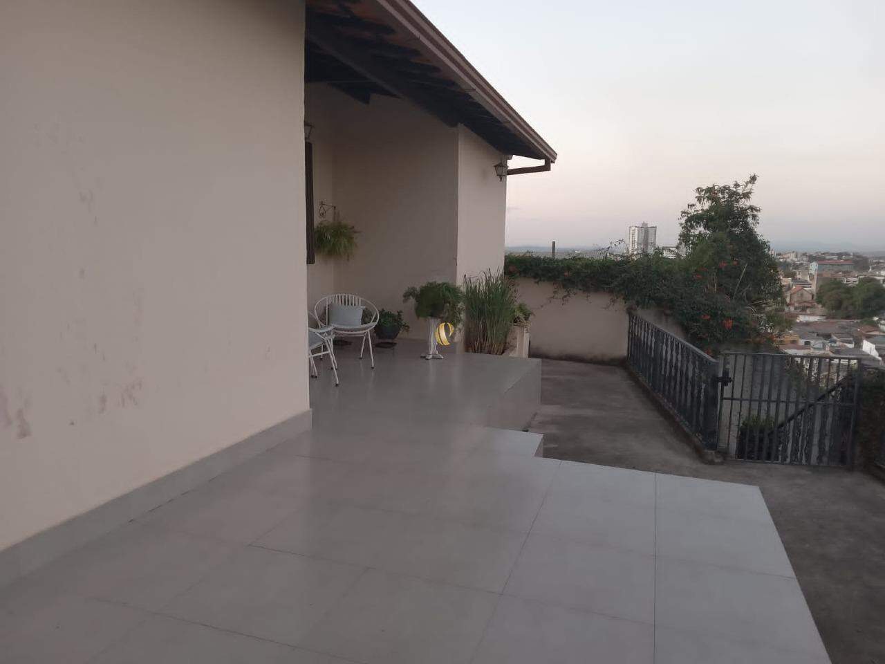 Casa à venda com 4 quartos, 117m² - Foto 5