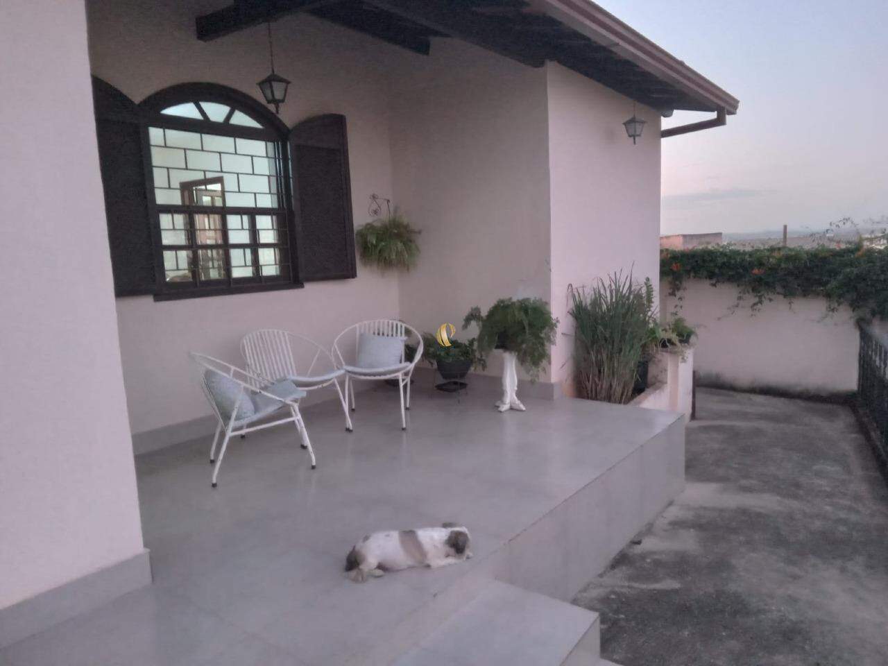 Casa à venda com 4 quartos, 117m² - Foto 3
