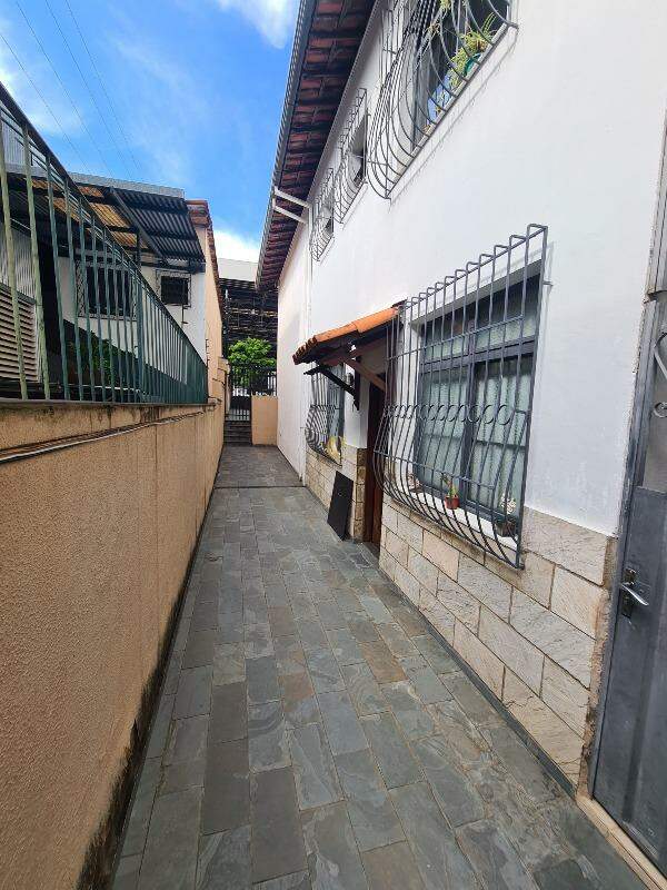 Casa à venda com 3 quartos, 127m² - Foto 2