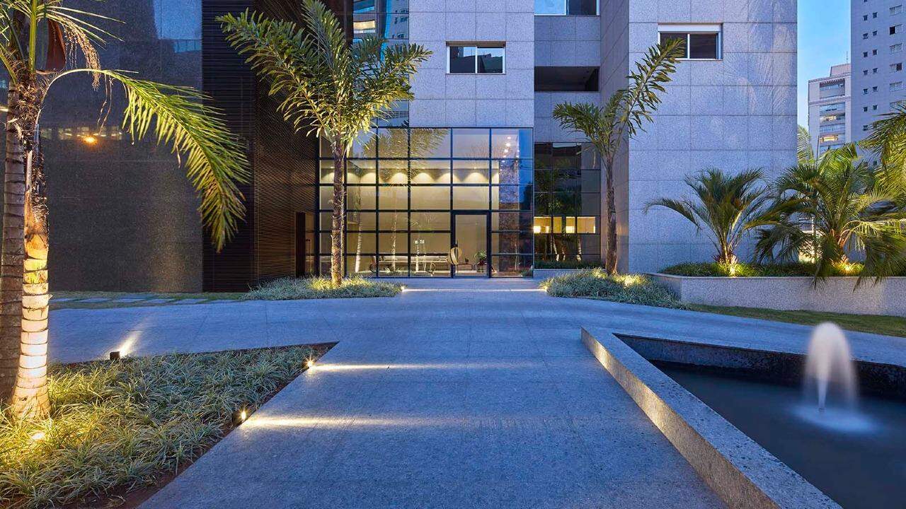 Apartamento à venda com 4 quartos, 260m² - Foto 2