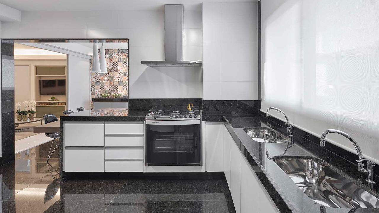 Apartamento à venda com 4 quartos, 260m² - Foto 24