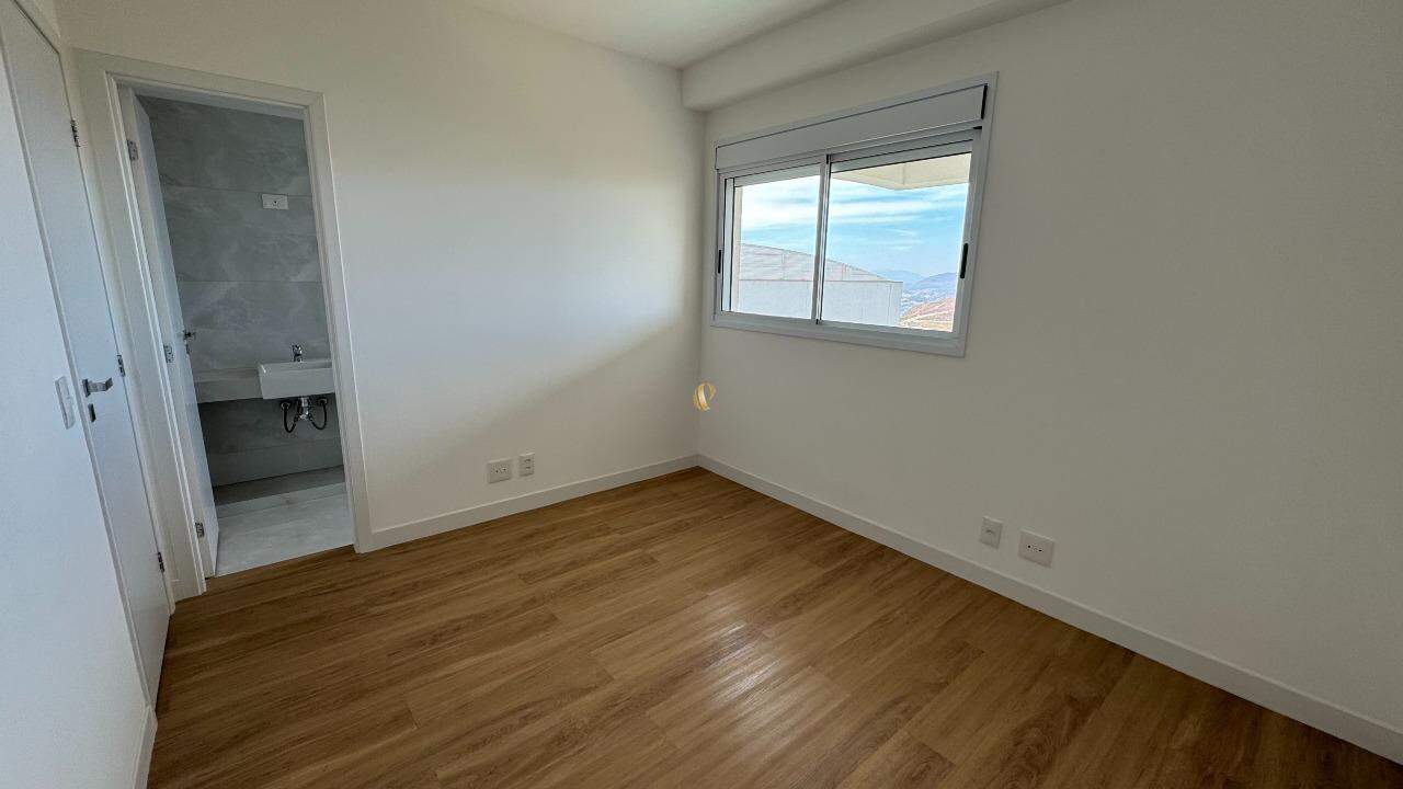 Apartamento à venda com 4 quartos, 203m² - Foto 12