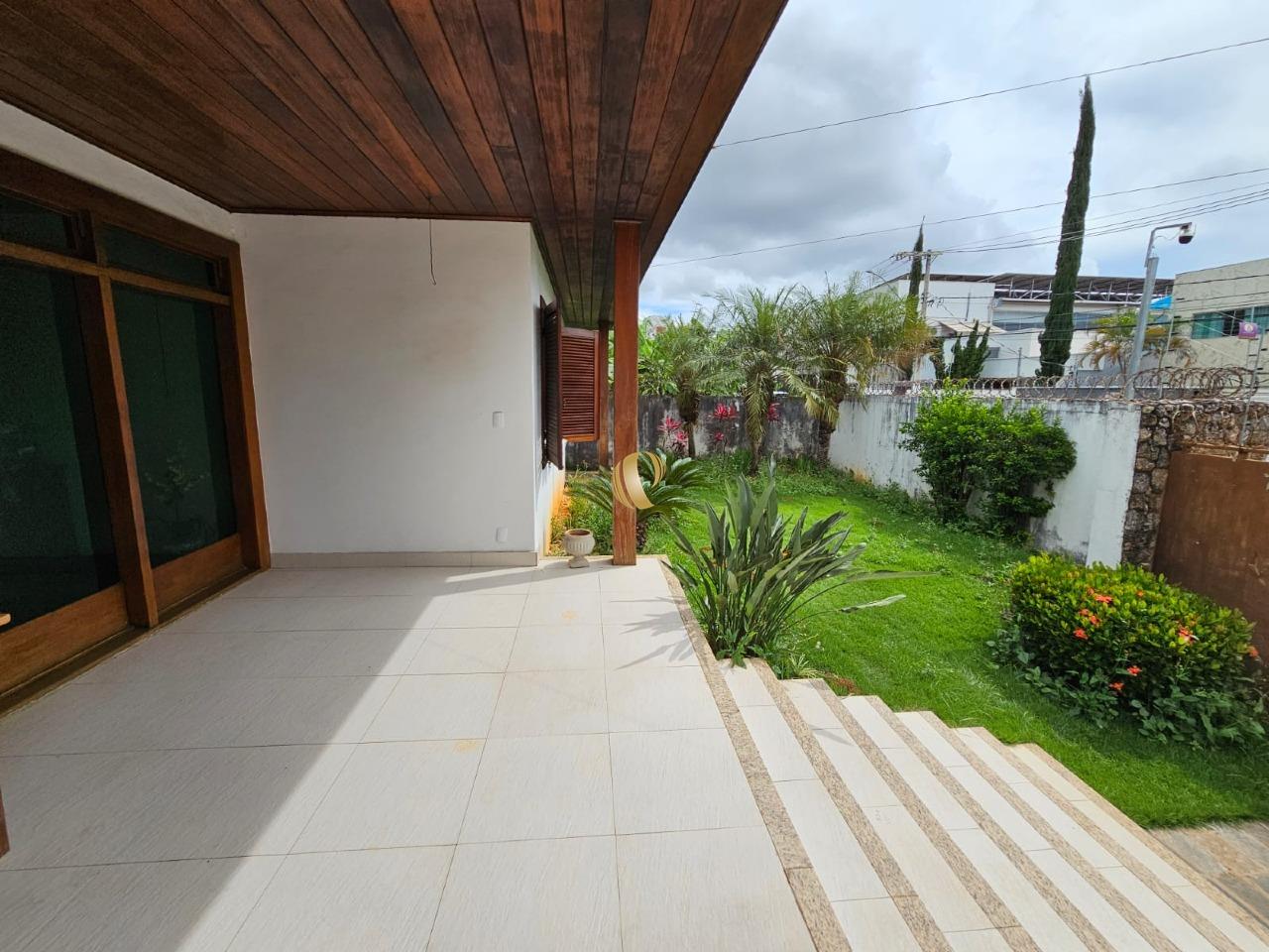 Casa à venda com 4 quartos, 283m² - Foto 4