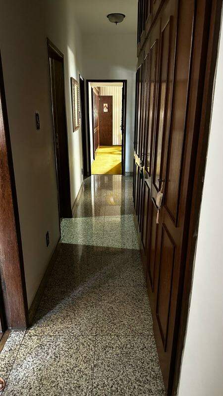 Casa à venda com 4 quartos, 290m² - Foto 9