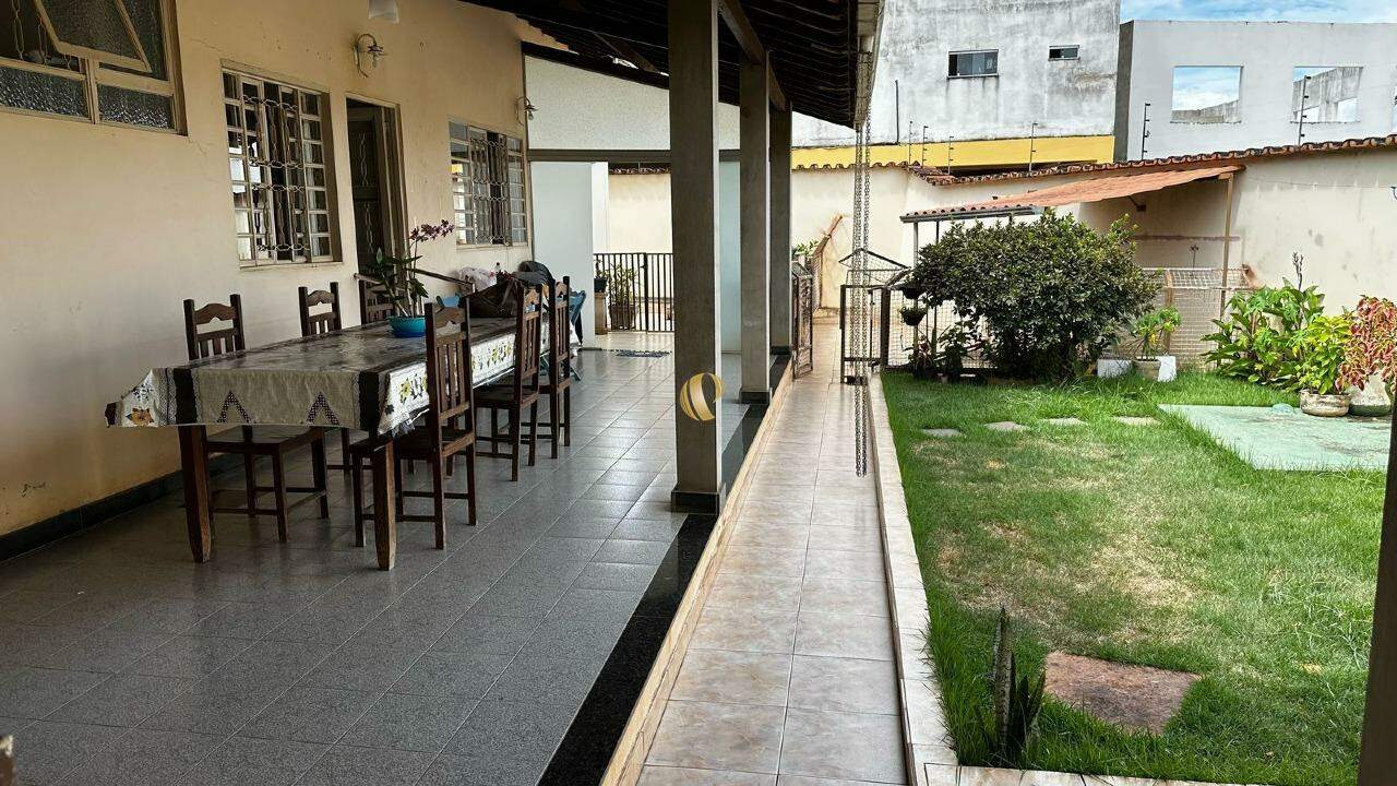 Casa à venda com 4 quartos, 233m² - Foto 10