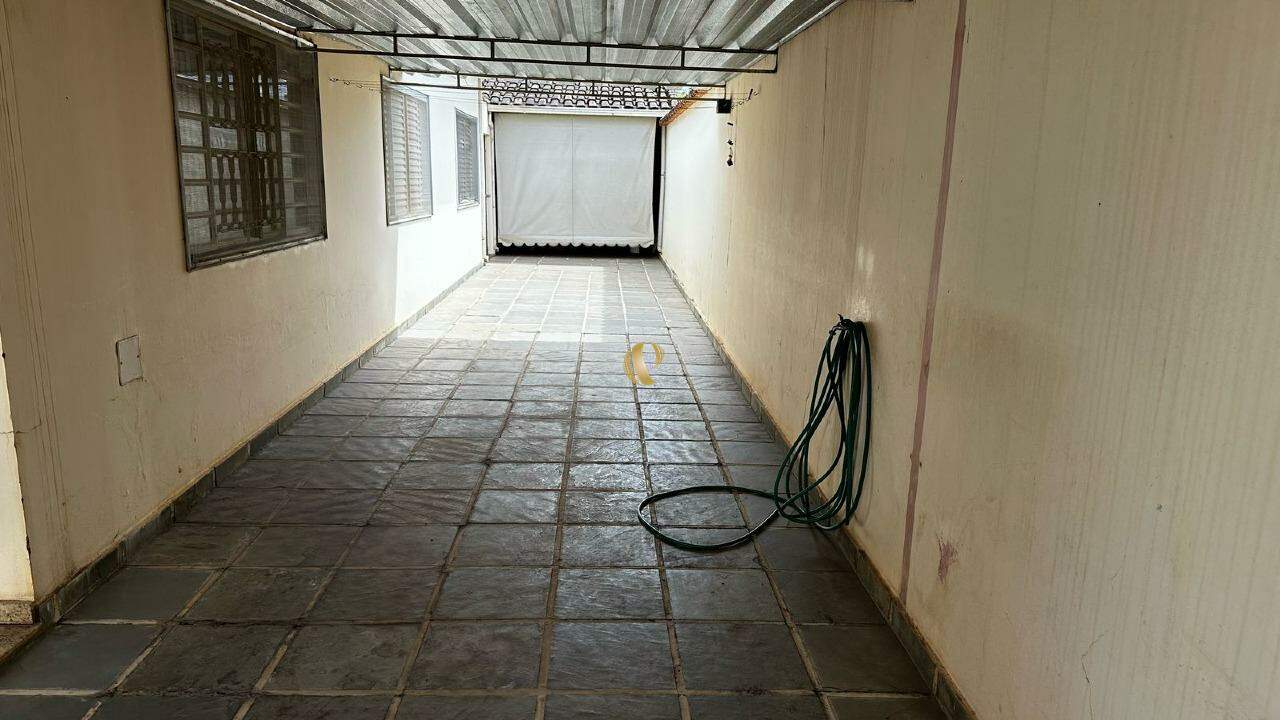 Casa à venda com 4 quartos, 233m² - Foto 15
