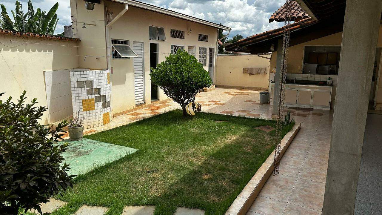 Casa à venda com 4 quartos, 233m² - Foto 11