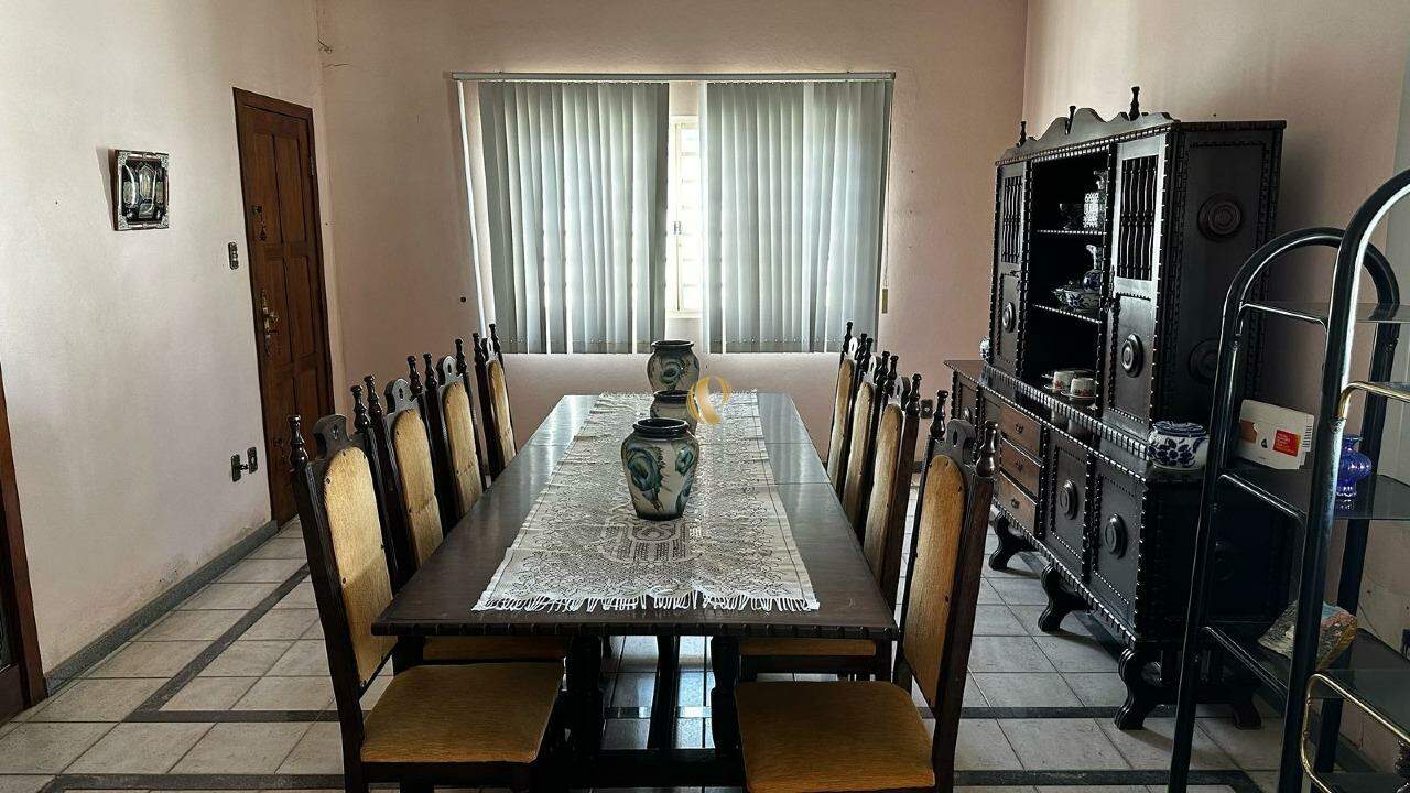 Casa à venda com 4 quartos, 233m² - Foto 3