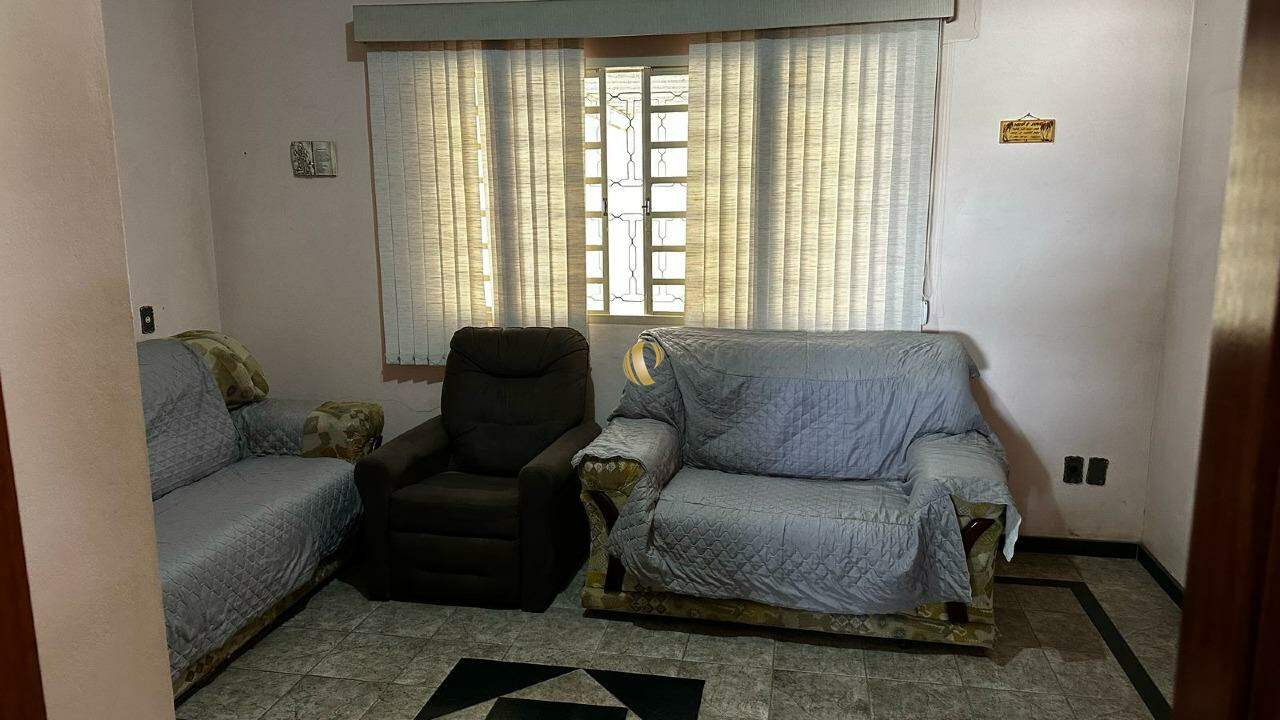 Casa à venda com 4 quartos, 233m² - Foto 4